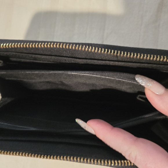 IZAAC MIZRAHI Black and Tan Animal Print Wallet - Picture 7 of 7